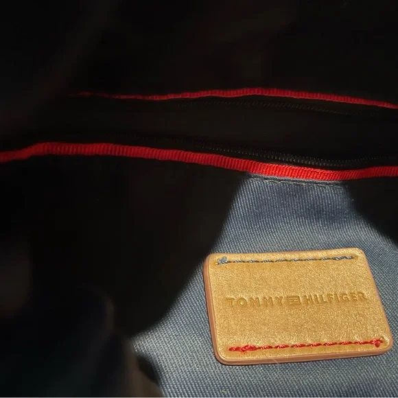 Tommy Hilfiger Navy and Red Interior with Gold Label - Picture 2 of 5